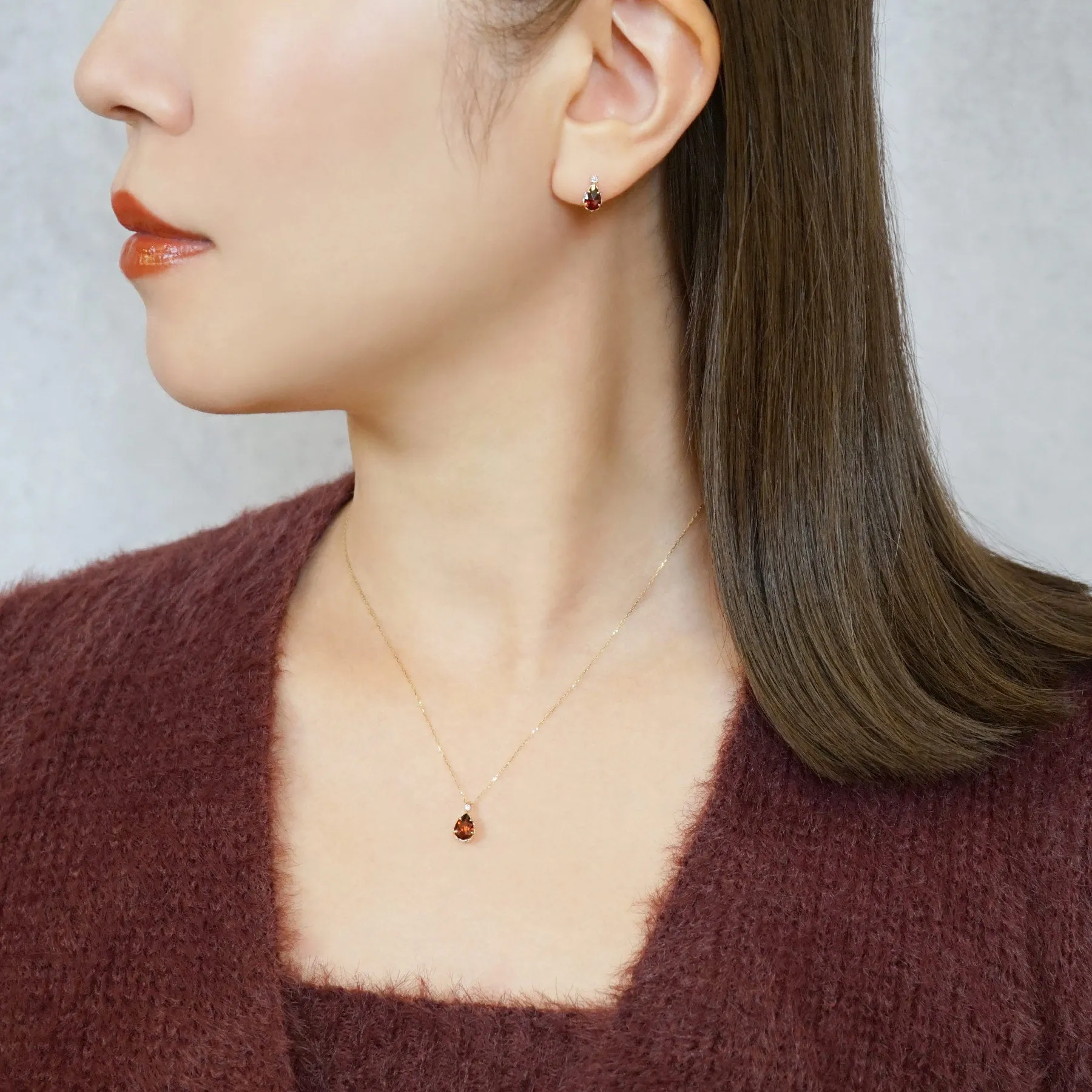 10K Garnet Necklace [Bouquet] (Yellow Gold)
