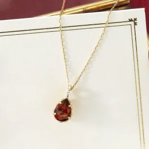 10K Garnet Necklace [Bouquet] (Yellow Gold)