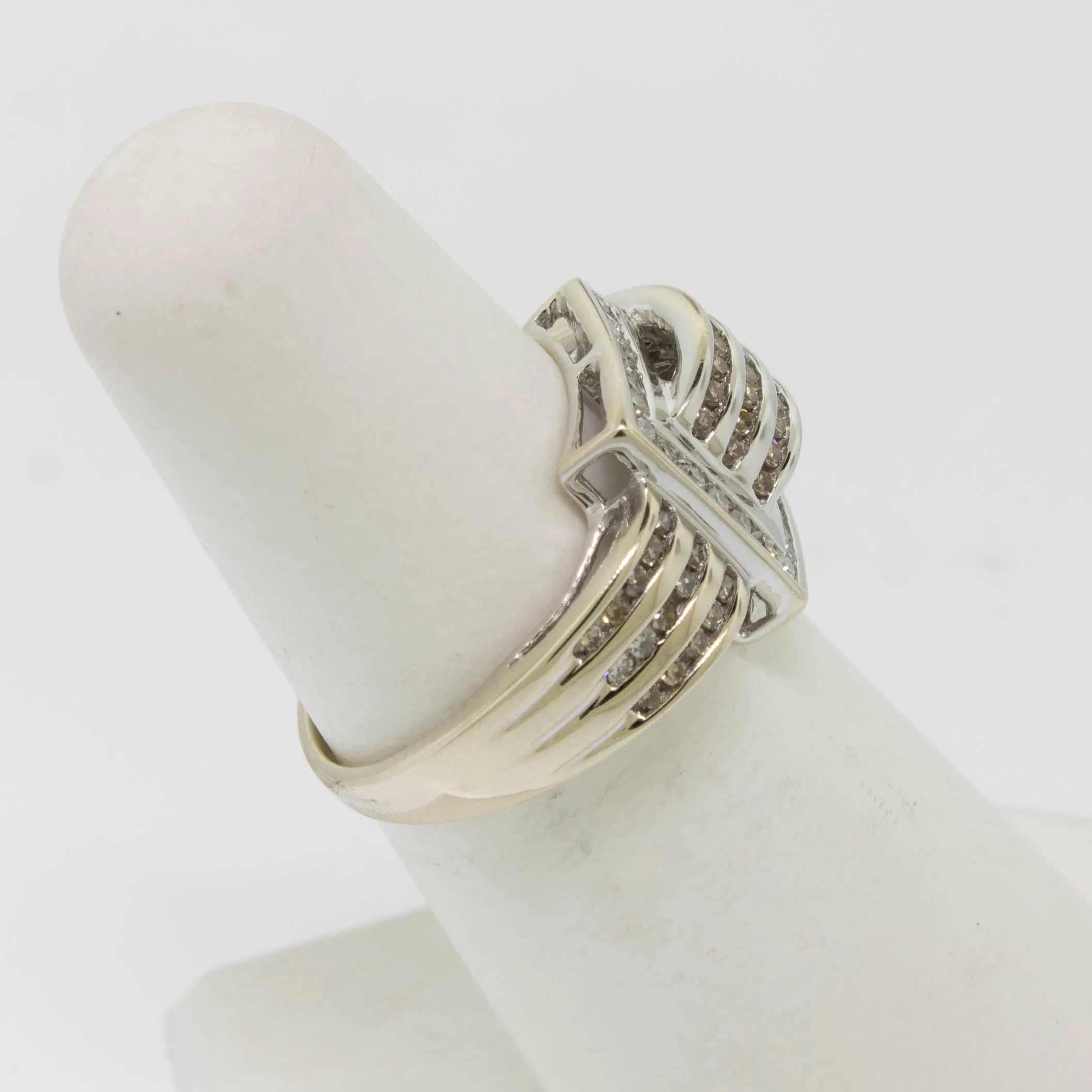10K White Gold ChannelSet Diamond Ring Buckle .75cttw Size 6.25 Preowned Jewelry