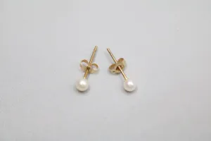 14K Yellow Gold Pearl Earrings (0.3 Grams)