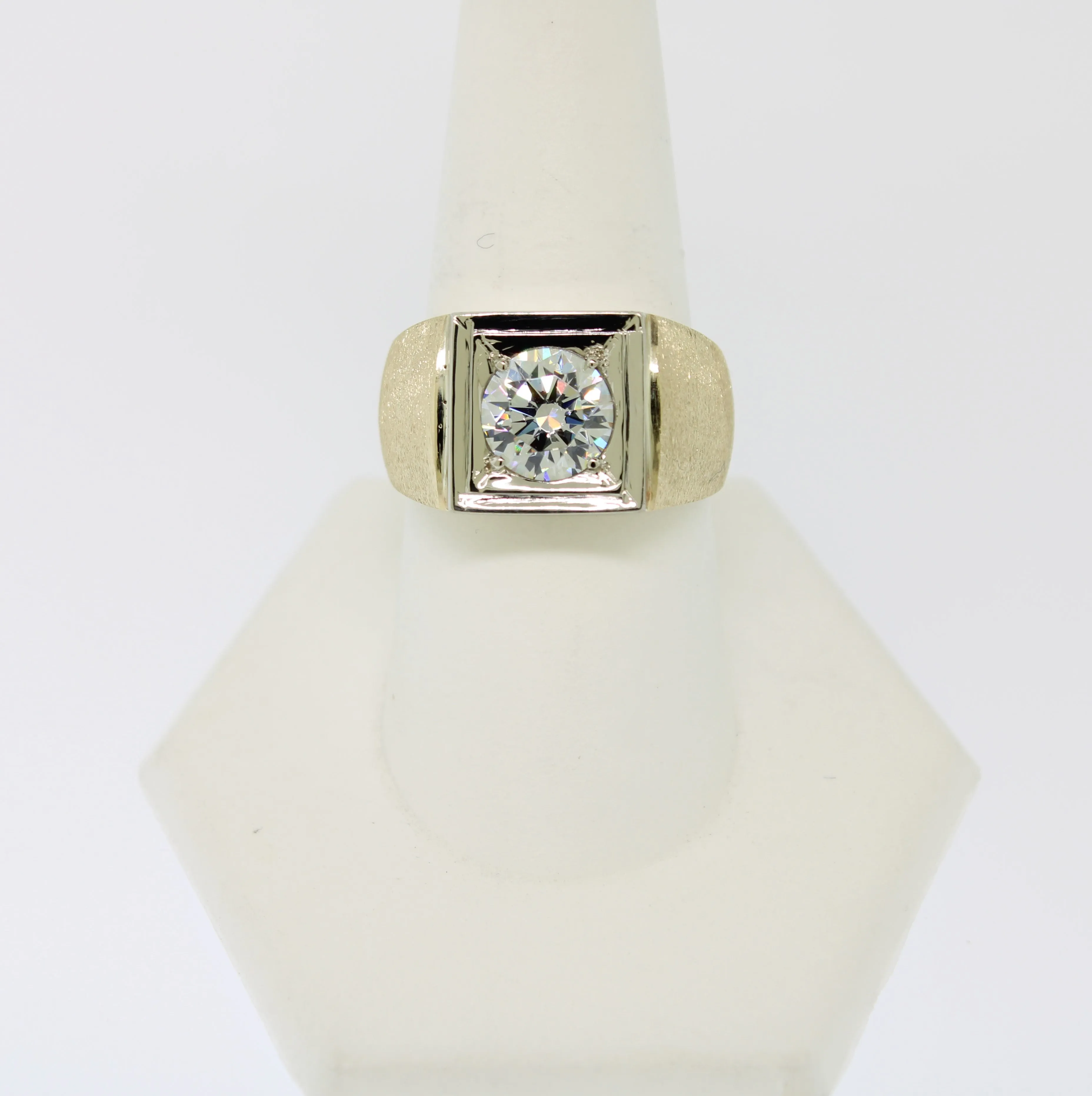 14K Yellow Gold Solitaire Imitation Diamond Ring Finger Size 9.25 Preowned
