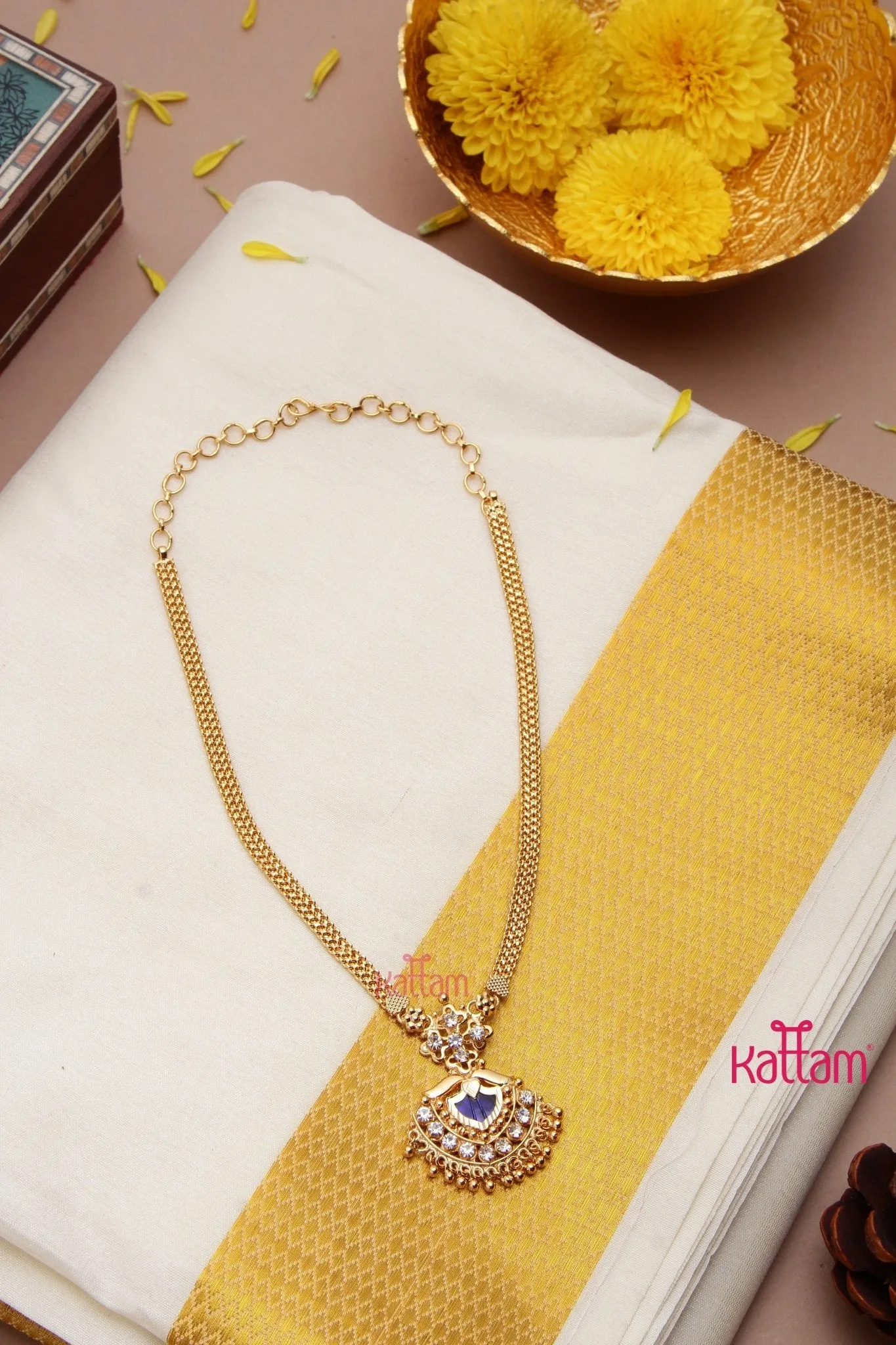 Aarathy- Kerala Blue Pendant Chain