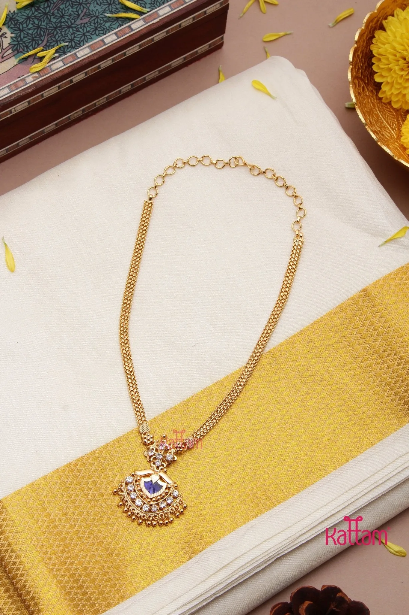 Aarathy- Kerala Blue Pendant Chain