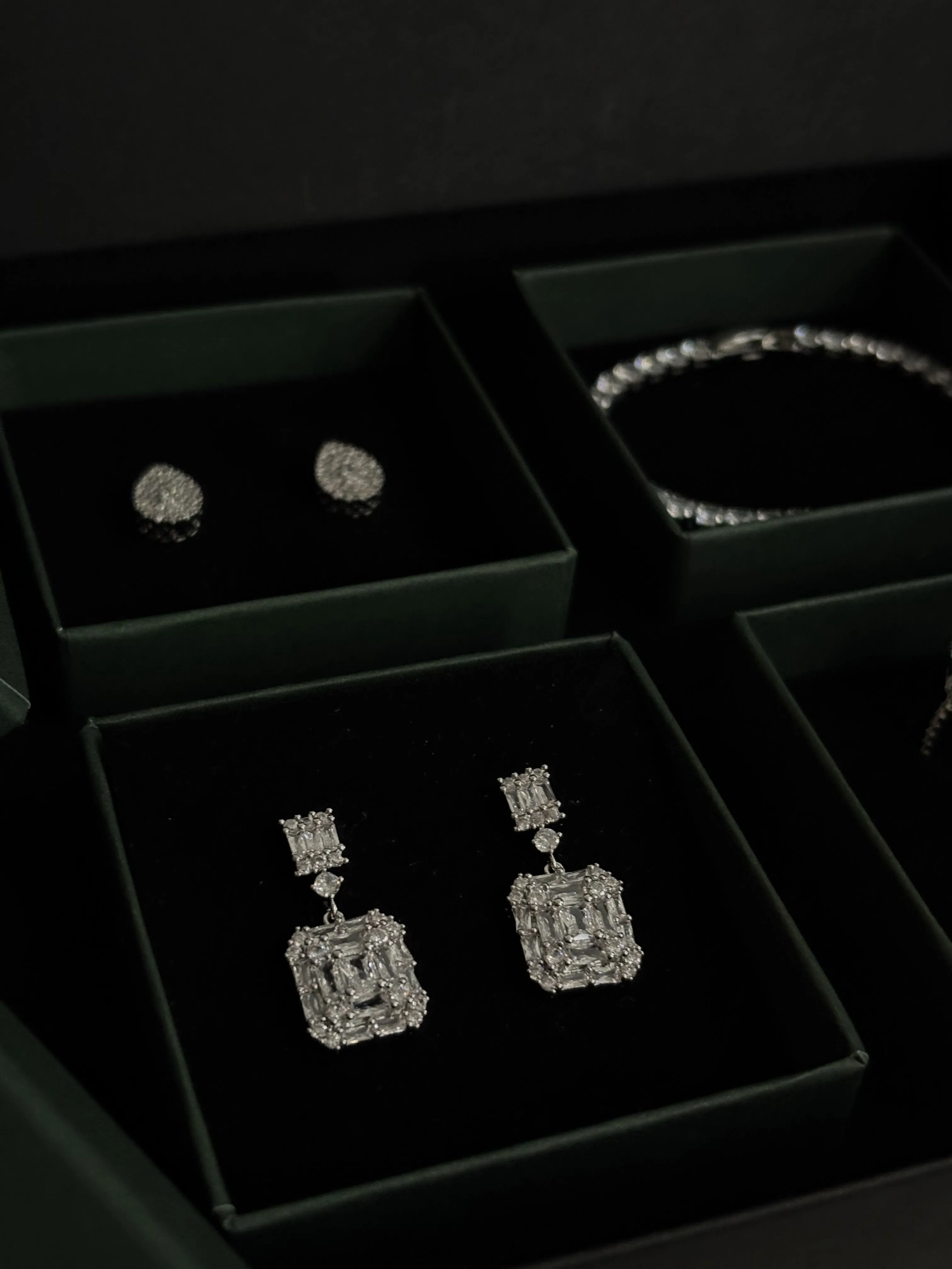 Advent Gifting Box 28 - Silver Earring Bracelet Ring