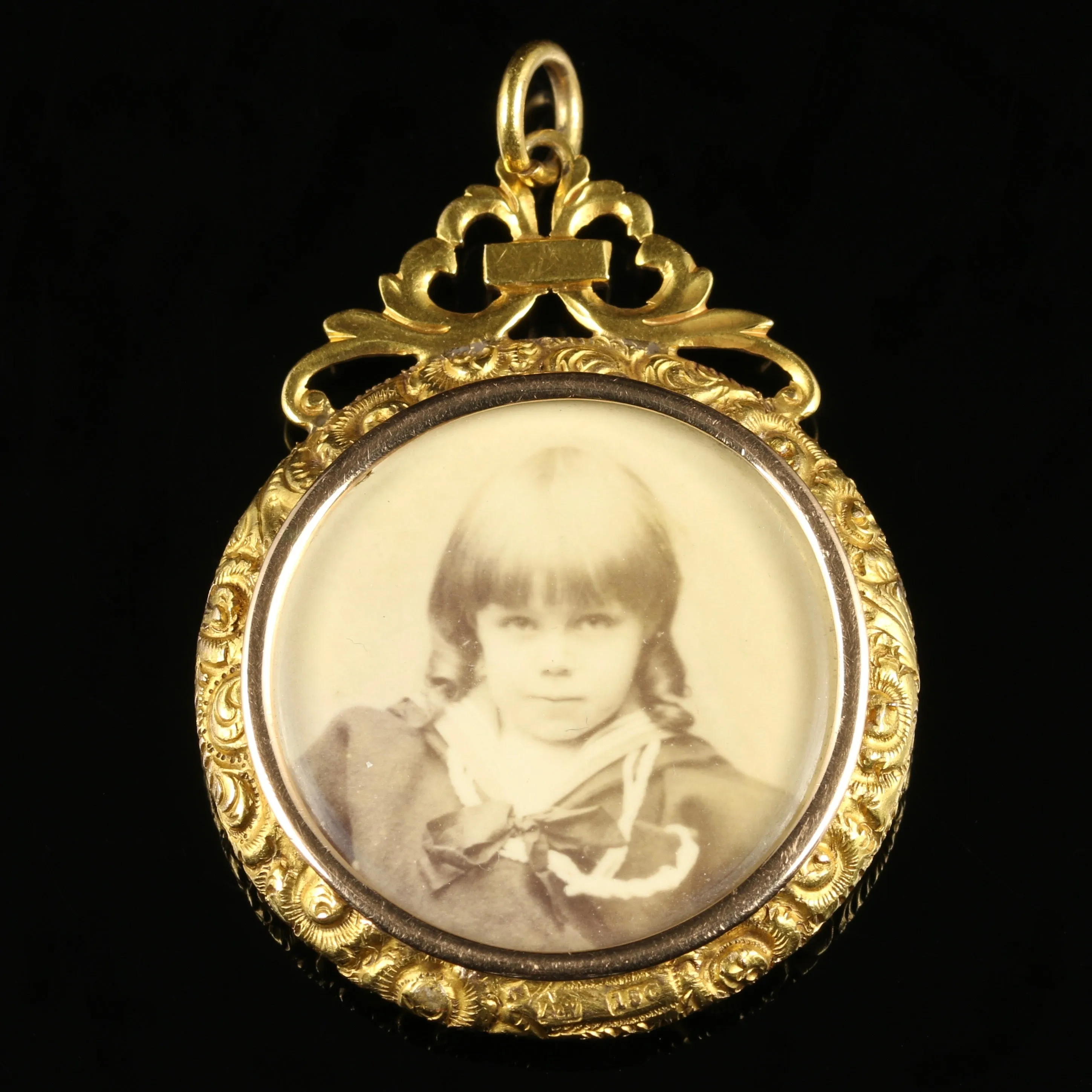 Antique Victorian Double Photo Pendant 15Ct Gold Circa 1900