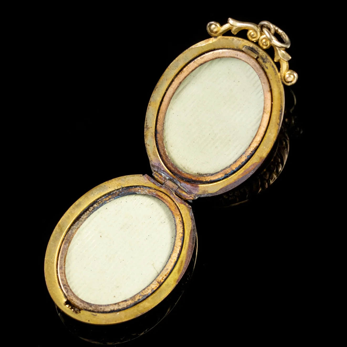 Antique Victorian Locket 9Ct Gold Circa 1900
