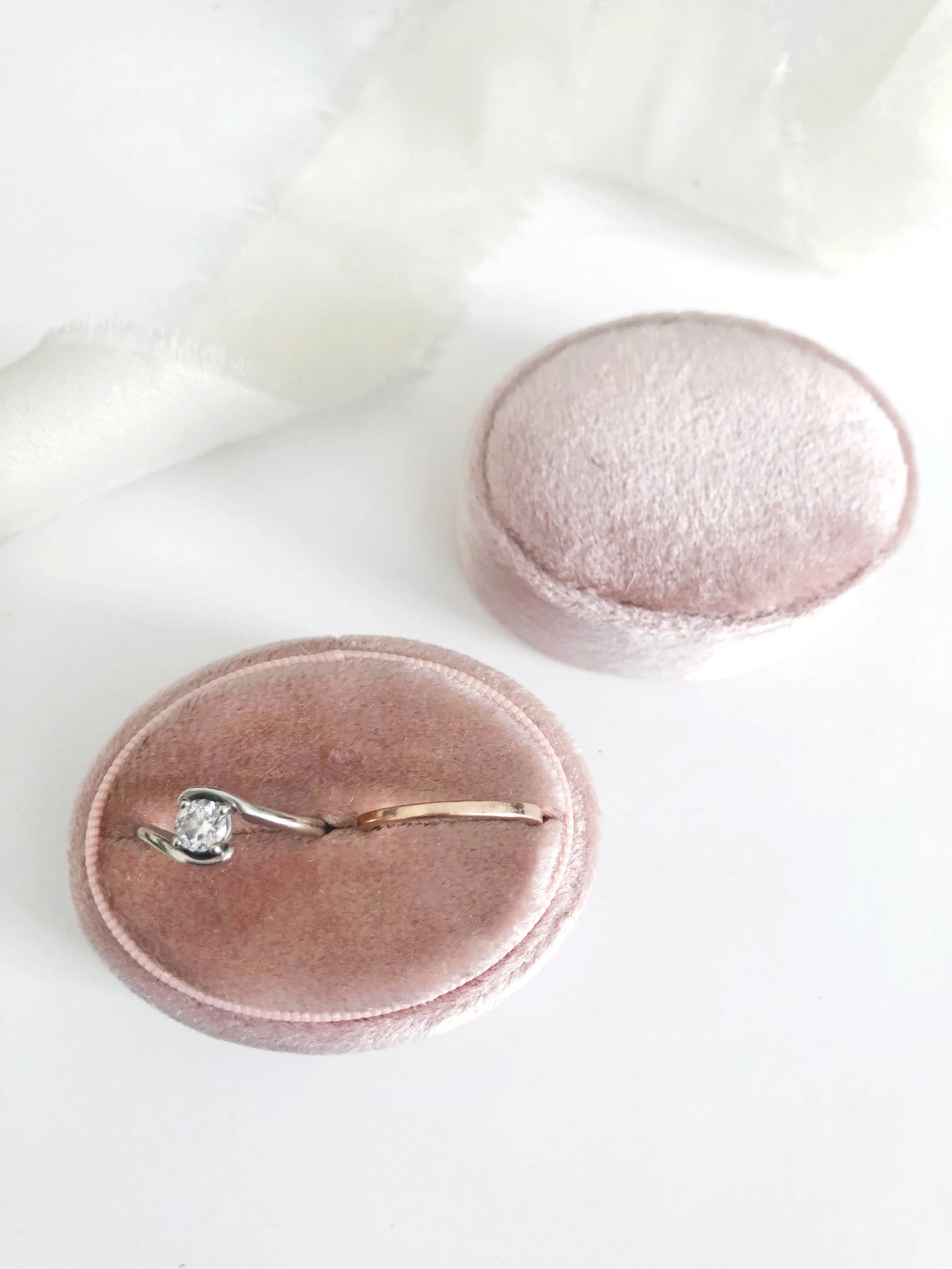 Ballet Pink Velvet Horizontal Oval Ring Box