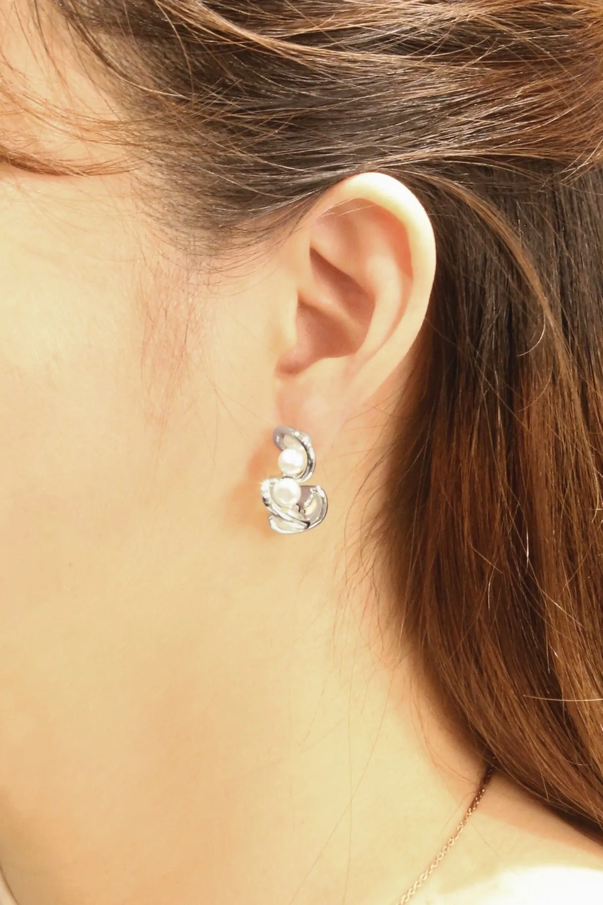 DJE310914 14K Wavy Cluster Pearl Post Earrings