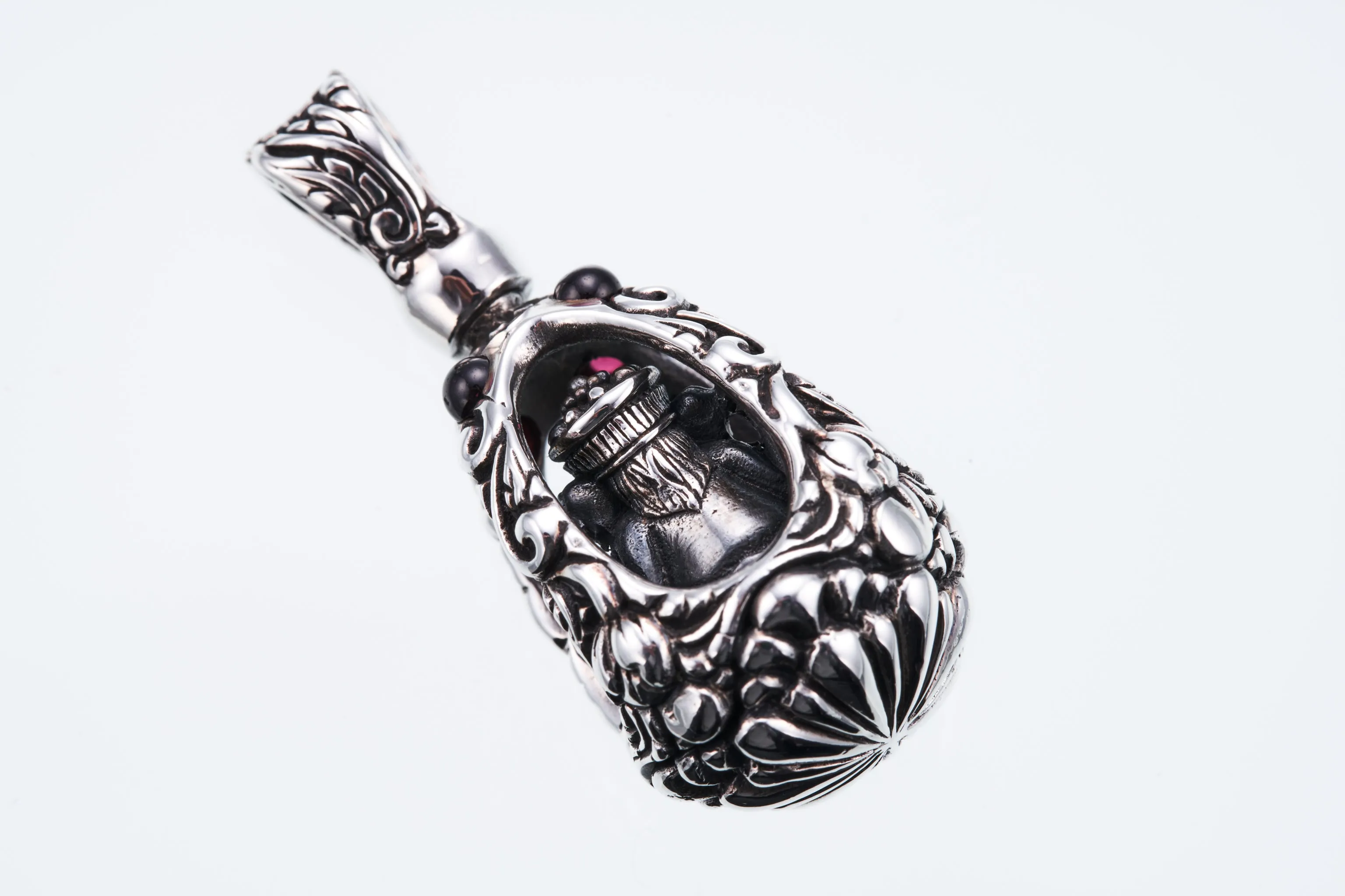 Egged Ganesh : (Garnet)