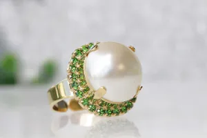 EMERALD AND PEARL Ring