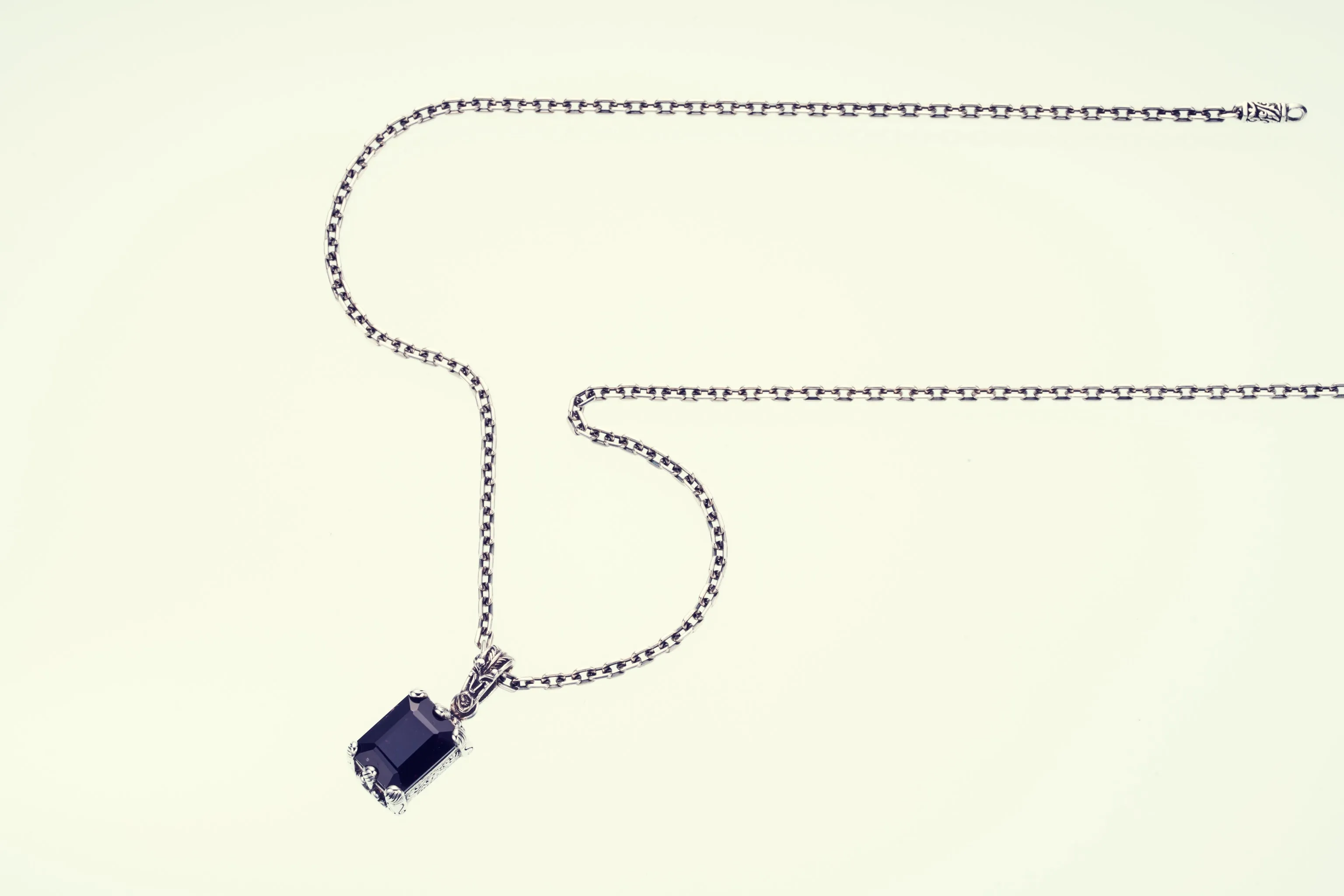Islamic Pendant : L (Garnet)