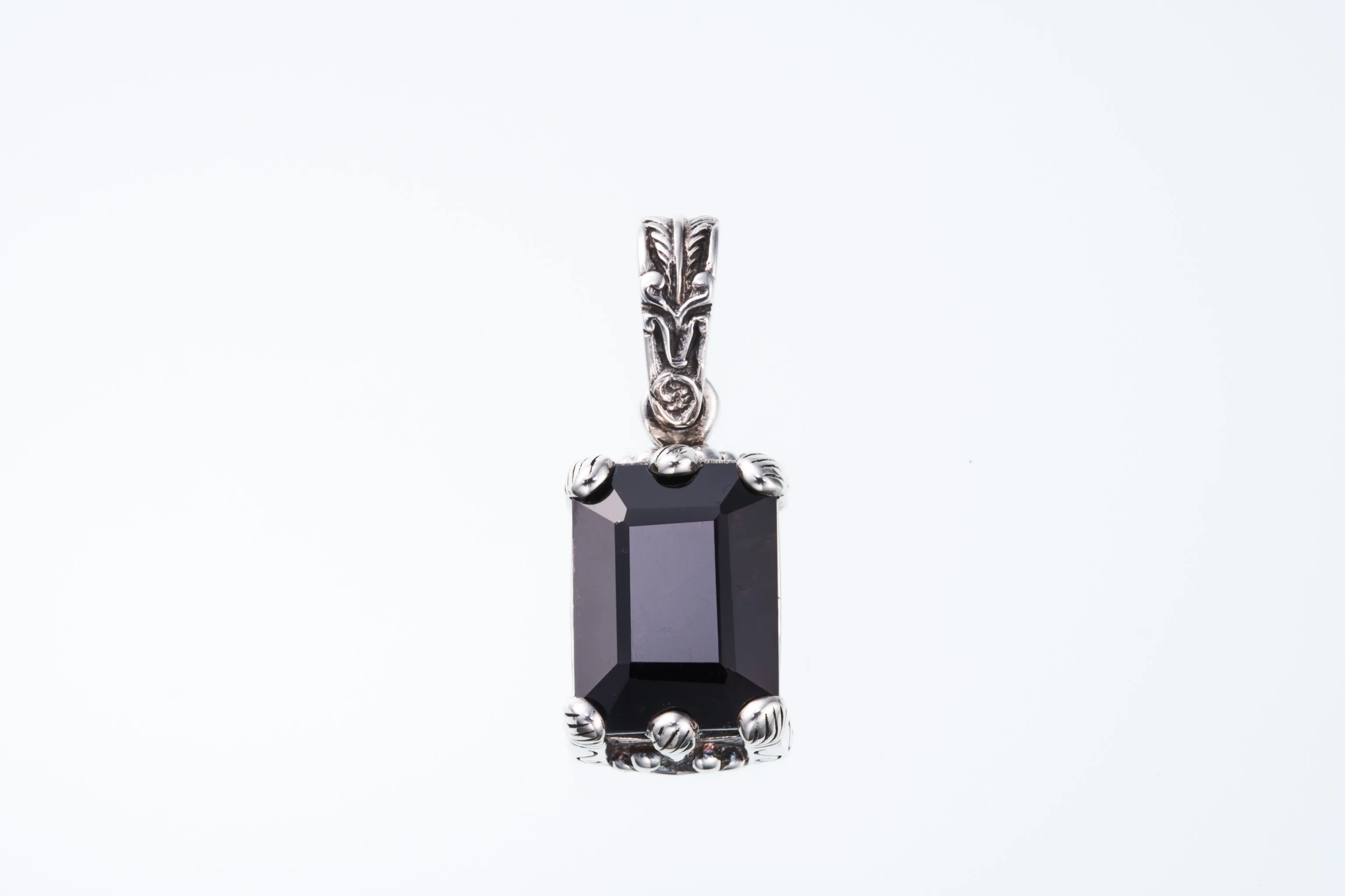 Islamic Pendant : L (Garnet)