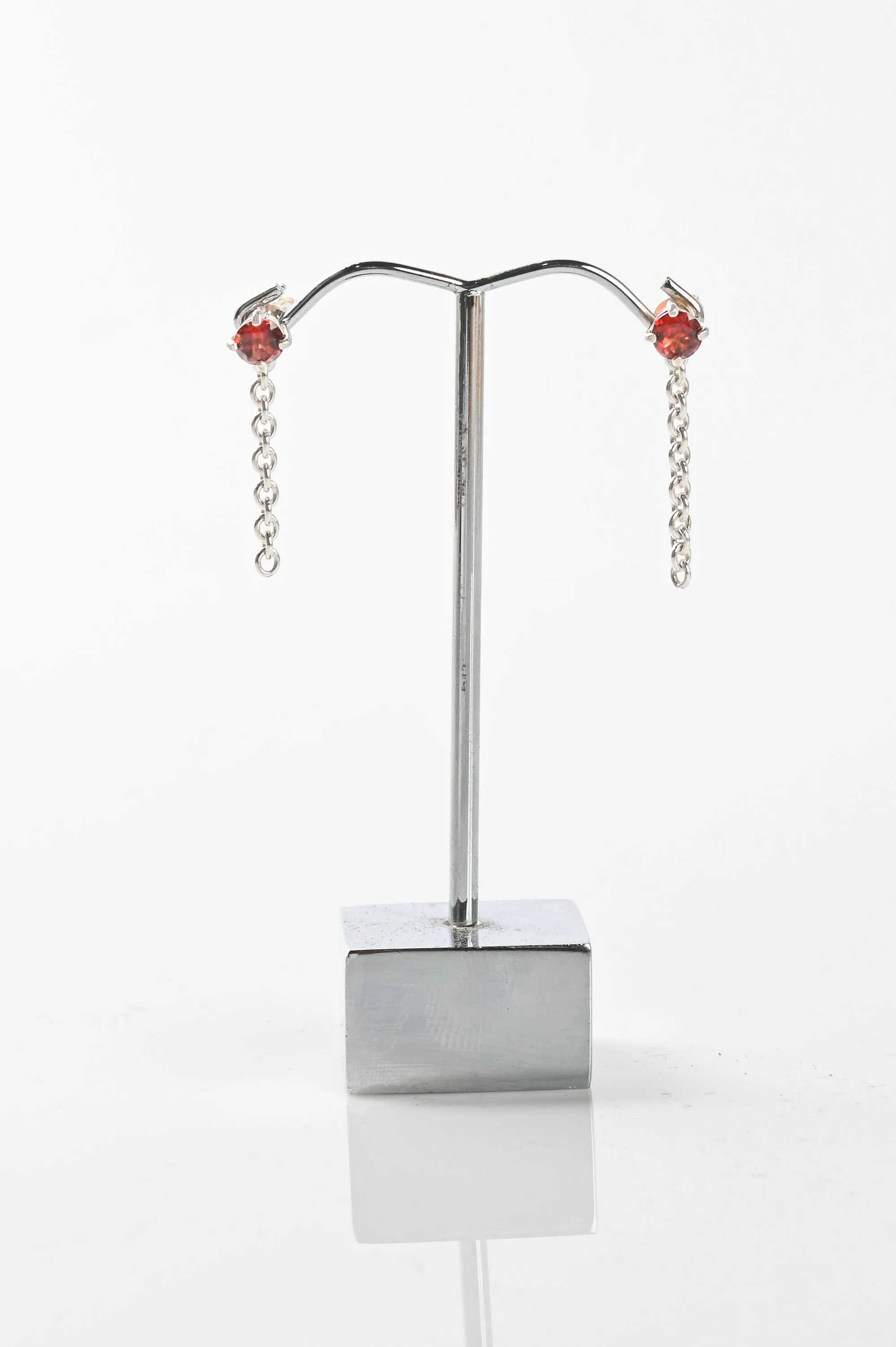 Kick In The Eye 'Natural Divine' With Garnet