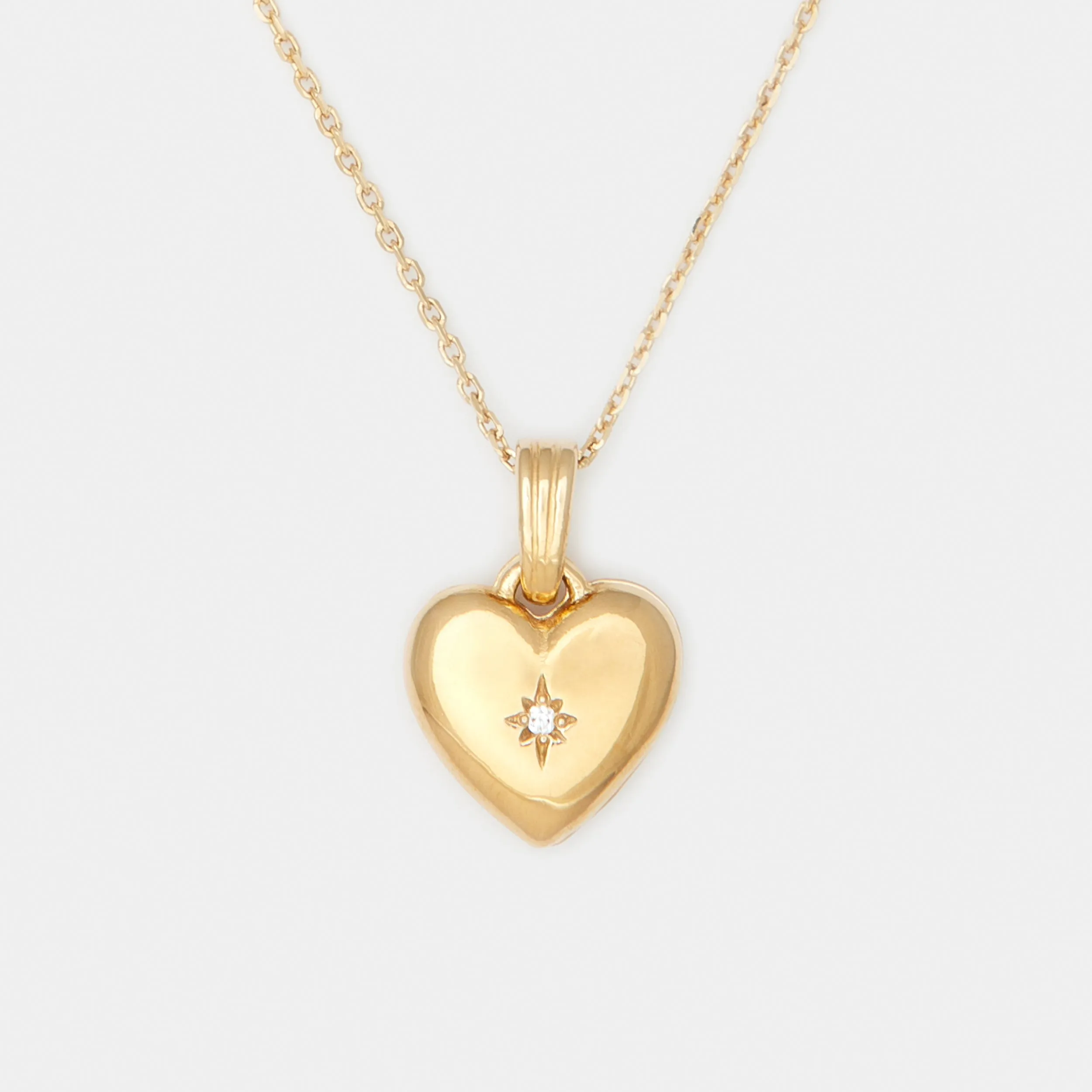Madeline's Locket - Un Coeur