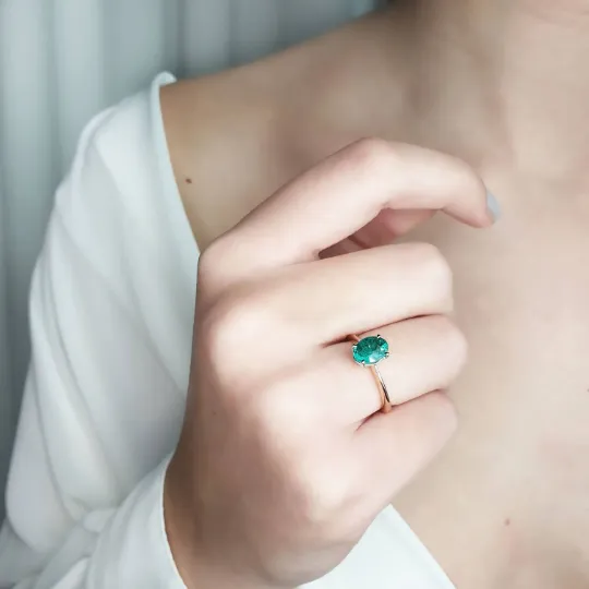 Solitaire Oval Emerald Ring