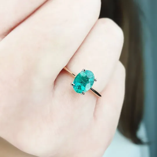 Solitaire Oval Emerald Ring