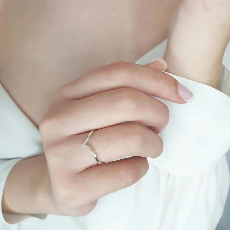 V Gold Ring