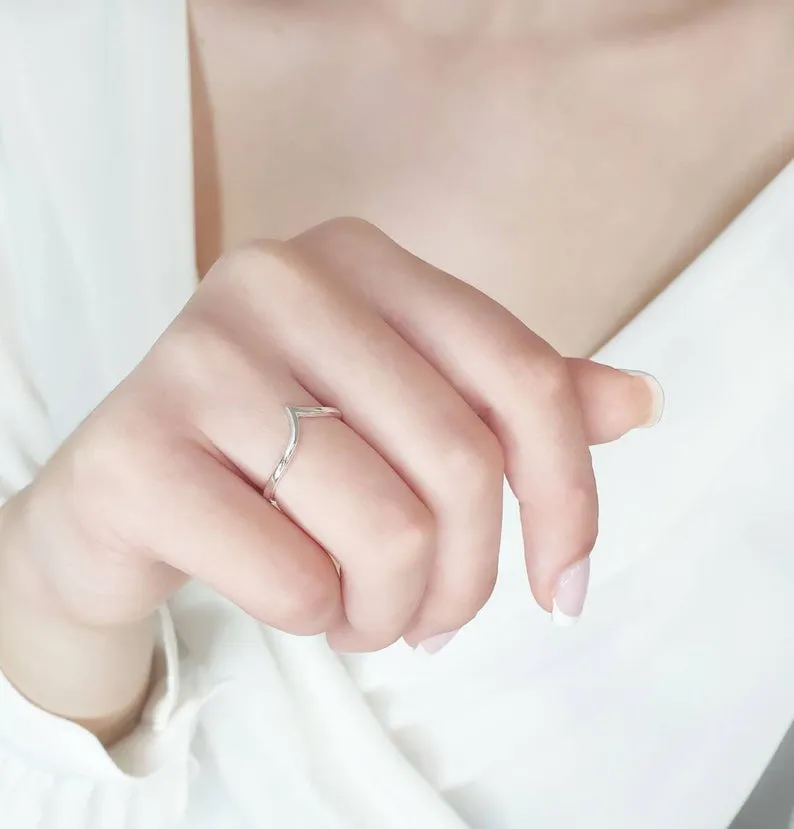V Gold Ring