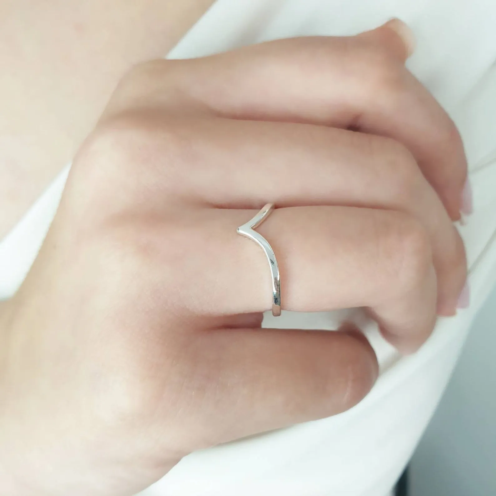 V Gold Ring