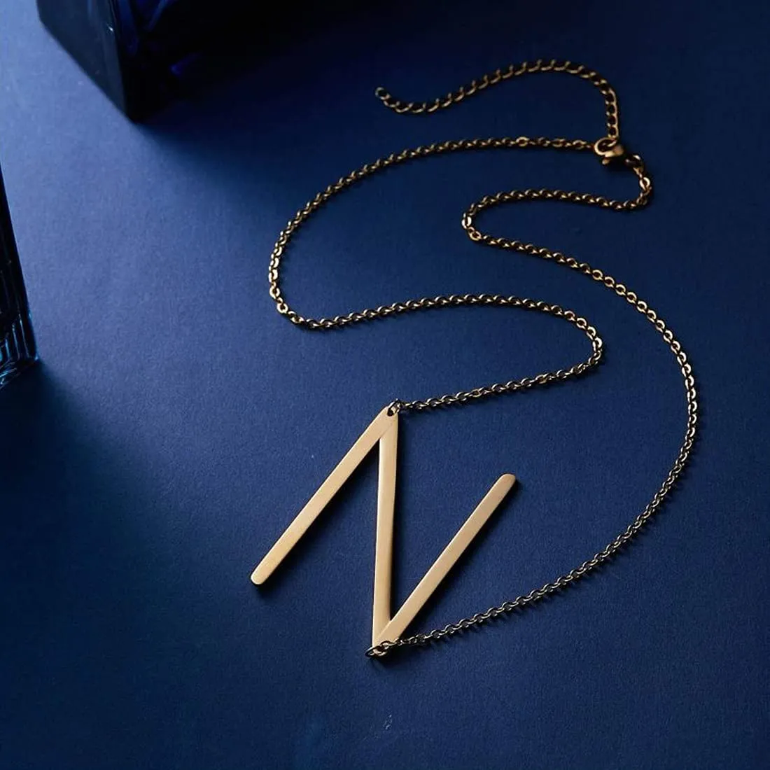 Yellow Chimes Alphabet Pendant Necklace for Women Alphabet N Initial Golden Pendant Stainless Steel Gold Plated Big Chain Pendant for Women and Men.